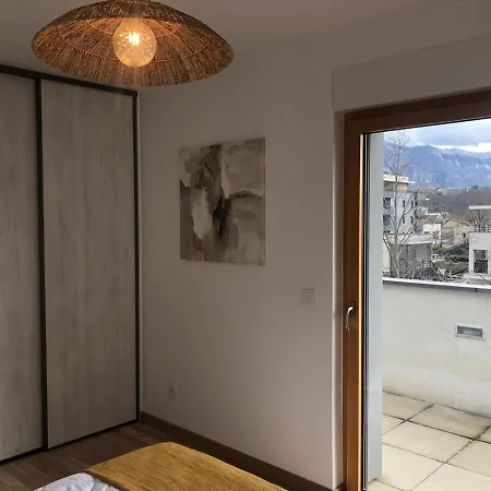 Appartement T3 65 M2 Vue Lac 2 Chambres Terrasse * 엑스레뱅